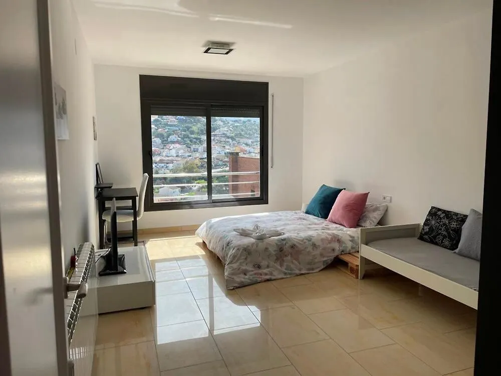 Homestay Habitaciones En Villa Coliving Villa Vistas San Fausto de Campcentellas